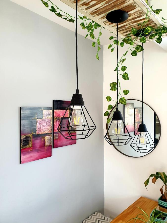 Loft Vintage Apartment ตันดิล ภายนอก รูปภาพ